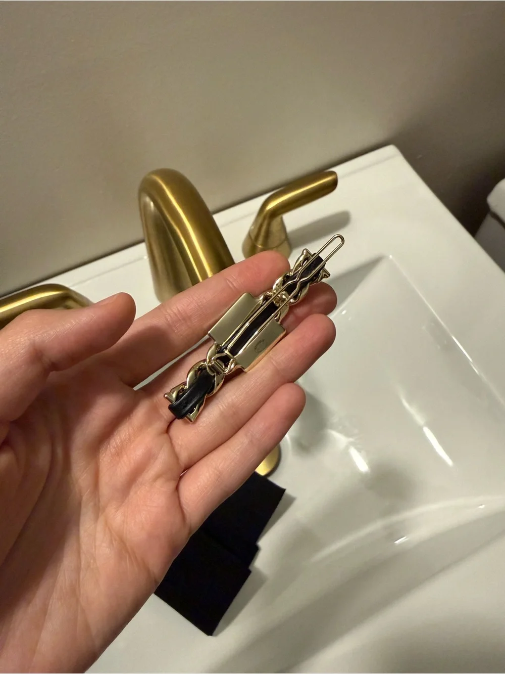 Chanel hair clip